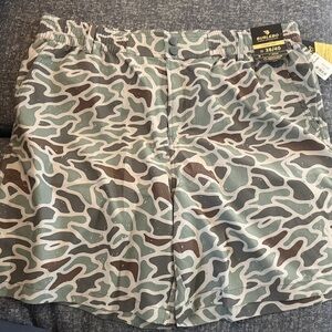 BURLEBO Men's Athletic Camo Shorts - Green and Brown